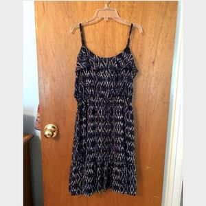 ❄️ LAST CHANCE ❄️ Gap blue patterned dress